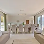 Goa - By Luxury Malta Меллиеха