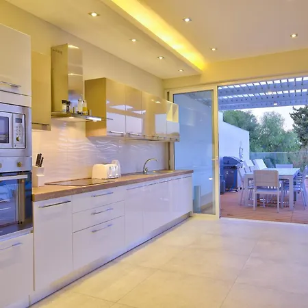 Goa - By Luxury Malta Villa