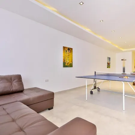Goa - By Luxury Malta וילה