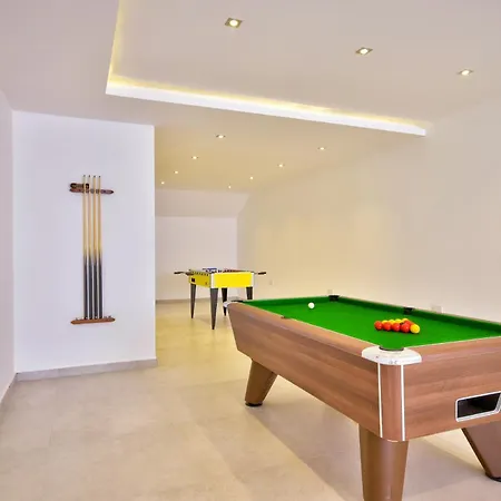Goa - By Luxury Malta Villa *
