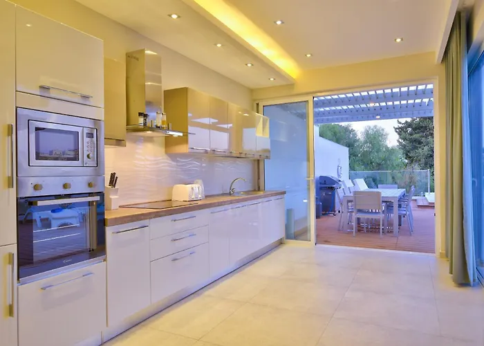 Goa - By Luxury Malta Villa